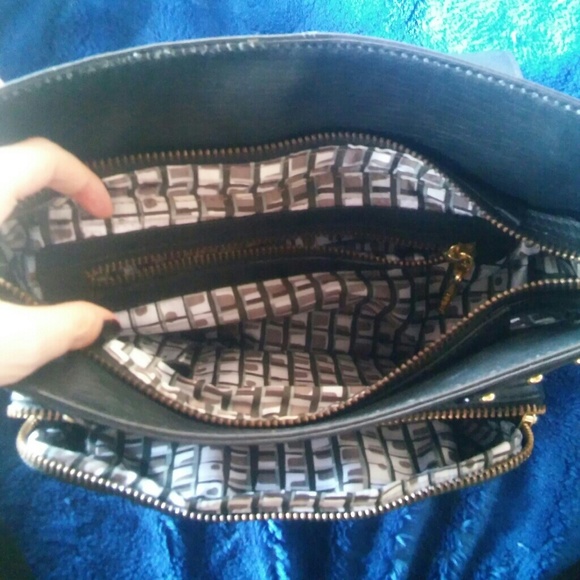Trina Black & Gold Purse - Picture 4 of 6
